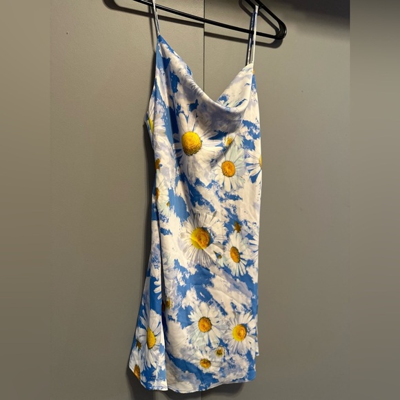 Urban Outfitters -  Sky Blue Daisy Dress (Size M) - Picture 3 of 11